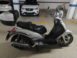 Aprilia Beverly 500 Plata