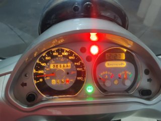 Aprilia Beverly 500 Plata