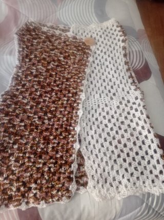 Chaleco crochet marrón y blanco talla única 6€
