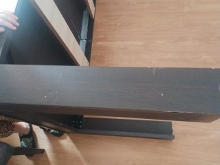 Mesa de comedor de madera oscura y 4 sillas