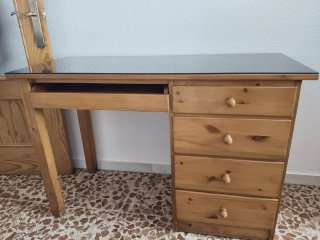 Scrivania in legno massello con vetro
