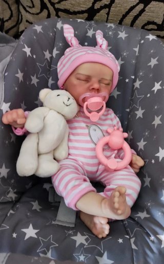 Bebé reborn silicona niña 33-34cm
