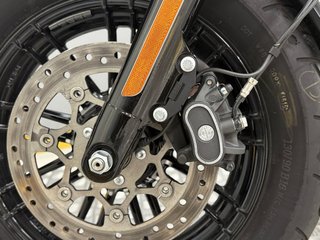 HARLEY DAVIDSON SPORTSTER FORTY-EIGHT
