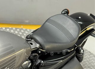 HARLEY DAVIDSON SPORTSTER FORTY-EIGHT
