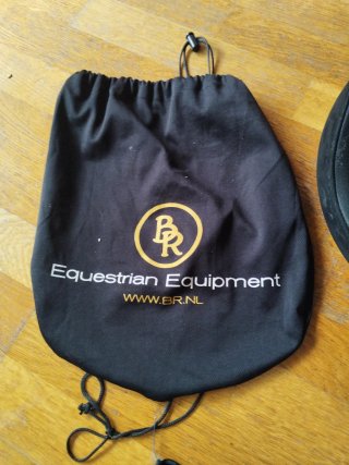 Casco de equitación negro