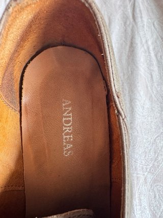 Zapatos de tacón marrones con cordones