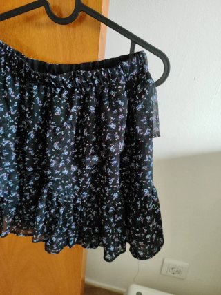 Falda corta Stradivarius flores