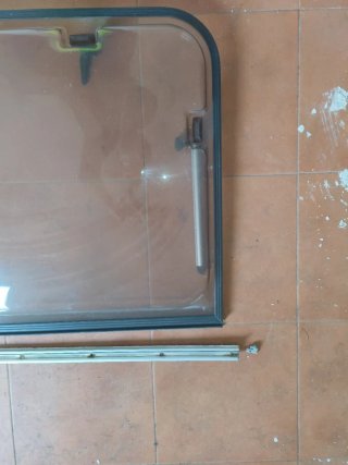 Ventana lateral autocaravana
