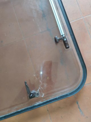 Ventana lateral autocaravana