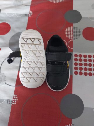 Zapatillas Adidas Niños Negro/Amarillo