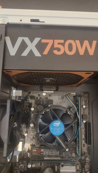 PC Gaming i5-9400 | GTX 1660 Super | 16GB RAM | 4T