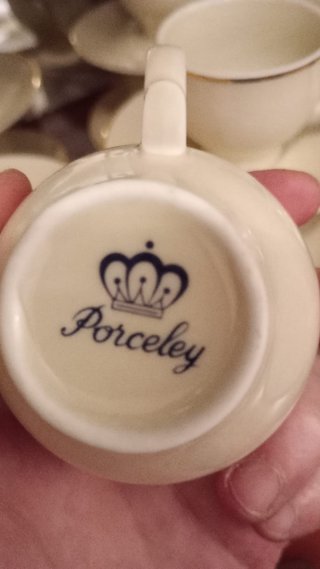 Juego de café porcelana blanco y oro