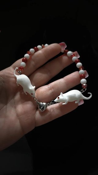 Mice kiss bracelet