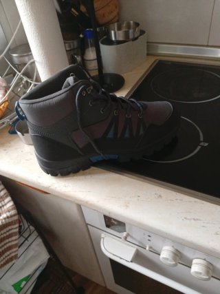 Botas de montaña hombre grises y azules