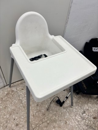Trona IKEA blanca para bebé