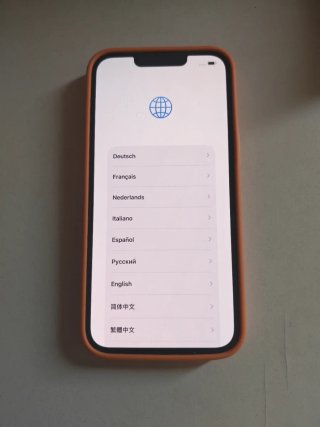 iPhone 13 Pro Negro + Funda Naranja