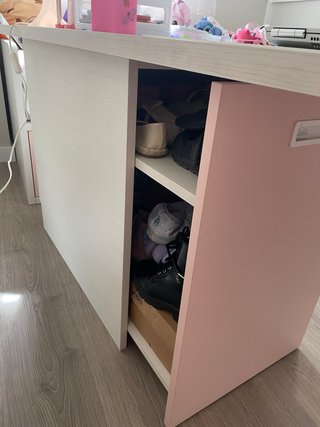 Escritorio juvenil blanco y rosa