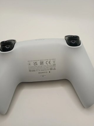 Mando nuevo de  PS5 Ataque a los Titanes