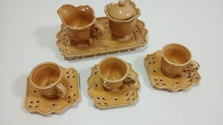 Juego de café de cerámica color beige