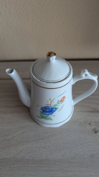Juego de café 5 tazas, 6 platos y jarra