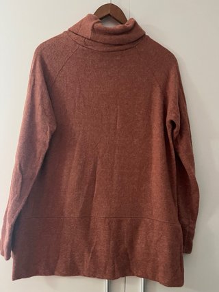 Jersey cuello alto naranja calentito