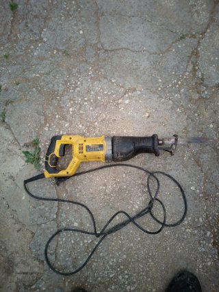 Sierra de sable Stanley 900W