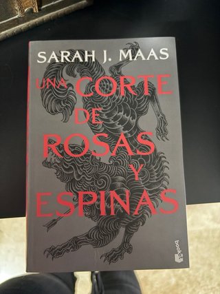 Una corte de rosas y espinas
