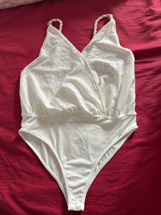 Body blanco con tirantes de cuerda