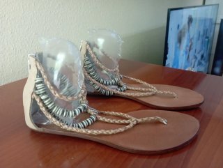 Sandalias Beige y Marrones