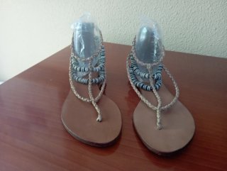 Sandalias Beige y Marrones