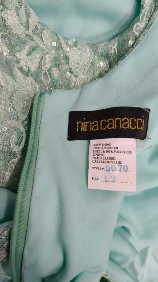 Elegante vestido corte sirena,verde menta L/XL