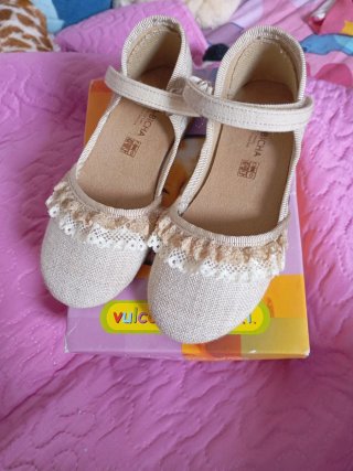 Zapatos niña Vulca-Bicha beige