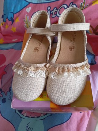Zapatos niña Vulca-Bicha beige