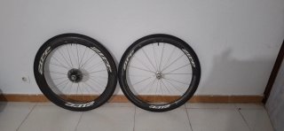Ruedas ZIPP Carbono Tubular 404 trasera y 303 dela