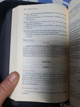 “Liturgia de las Horas – Diurnal (2022)” de Confer