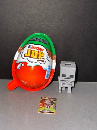 Kinder Joy Minecraft Skeleton