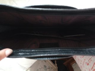Cartera de trabajo de piel negra.MATIAS SALVA