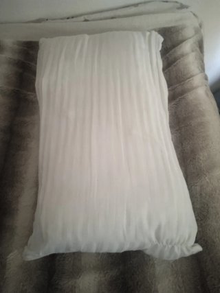 Almohada blanca de tela