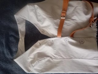 Chaleco nuevo  gris perla con hebillas