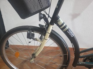 Bicicleta urbana con cesta, portabultos etc...