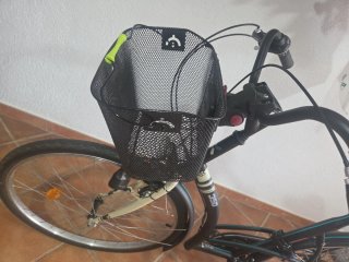 Bicicleta urbana con cesta, portabultos etc...