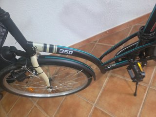 Bicicleta urbana con cesta, portabultos etc...