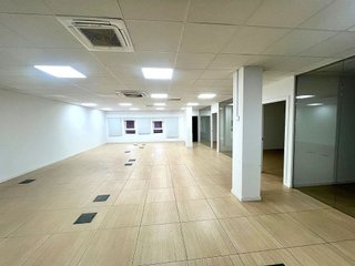 Oficina en alquiler en Tres Olivos - Valverde en Madrid