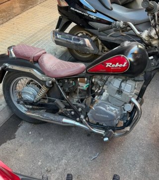 Motocicleta honda Rebel cmx 250