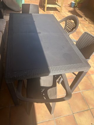 Mesa Terraza, 6 Sillas Plástico, sofa y reposapies