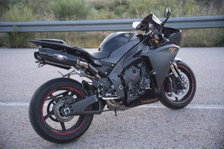 Yamaha R1