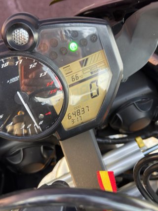 Yamaha R1