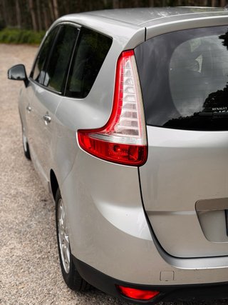Renault Grand Scenic 2012