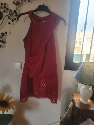 Vestido rojo pedrería juvenil