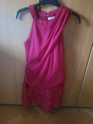 Vestido rojo pedrería juvenil